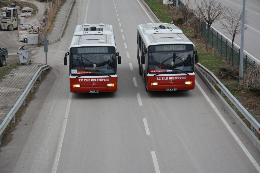 İmamoğlu’dan Zile’ye hediye otobüs