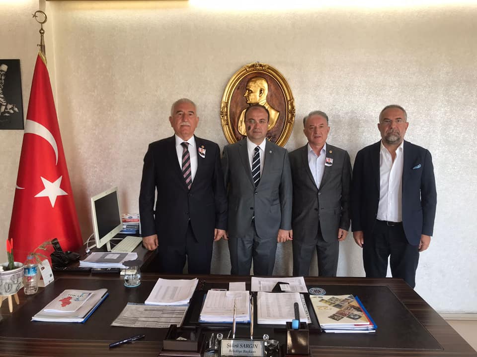 CHP Bursa Milletvekili Prof. Dr. Yüksel Özkan, CHP Tokat Milletvekili Kadim Durmaz ile CHP Tokat İl Başkanı Çağdaş Kurtgöz ile CHP Zile İlçe Başkanı Ali Rıza Bozdemir, Zile Belediye Başkanı Şükrü Sargın’ı Makamında Ziyaret Ederek Çalışmalarında Başarılar Diledi