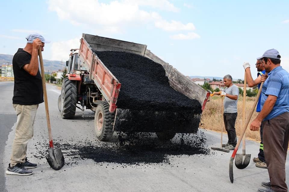 Zile Belediyesi Asfalt Yama Çalışmalarına Devam Ediyor