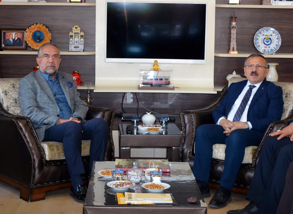 TBMM Anayasa Komisyonu Başkanı Tokat Milletvekili Yusuf Beyazıt, Zile Belediye Başkanı Şükrü Sargın’ı Makamında Ziyaret Etti