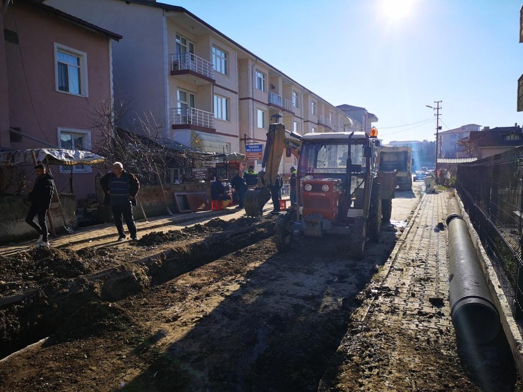 Kanalizasyon Hattı Çalışmaları Sürüyor
