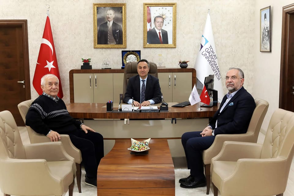 Zile Belediye Başkanı Şükrü Sargın ile İş Adamı Cemalettin Dinçer, Tokat Gaziosmanpaşa Üniversitesi Rektörü Prof. Dr. Fatih Yılmaz’a Hayırlı Olsun Ziyaretinde Bulundu