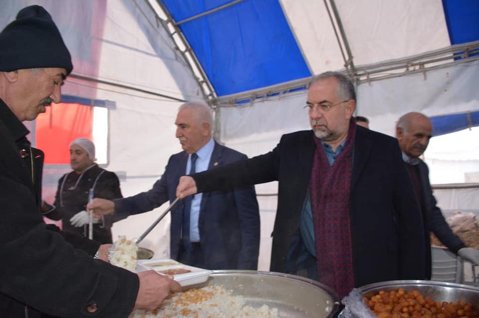 CHP Tokat Milletvekili Kadim Durmaz ile Zile Belediye Başkanı Şükrü Sargın İftar Çadırını Ziyaret Etti