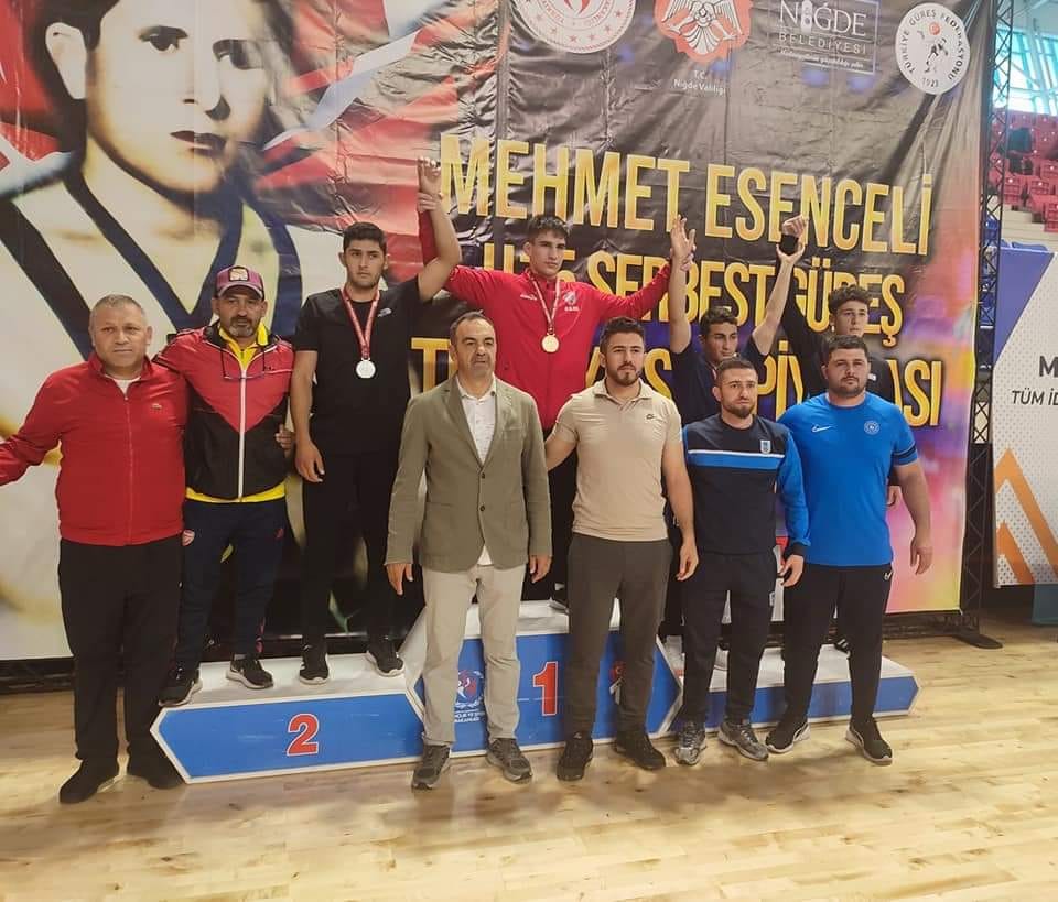 Zile Belediyesporumuzun Altyapısında Yetişen Mücteba Bera Koç U 15 Türkiye Güreş Şampiyonu Oldu