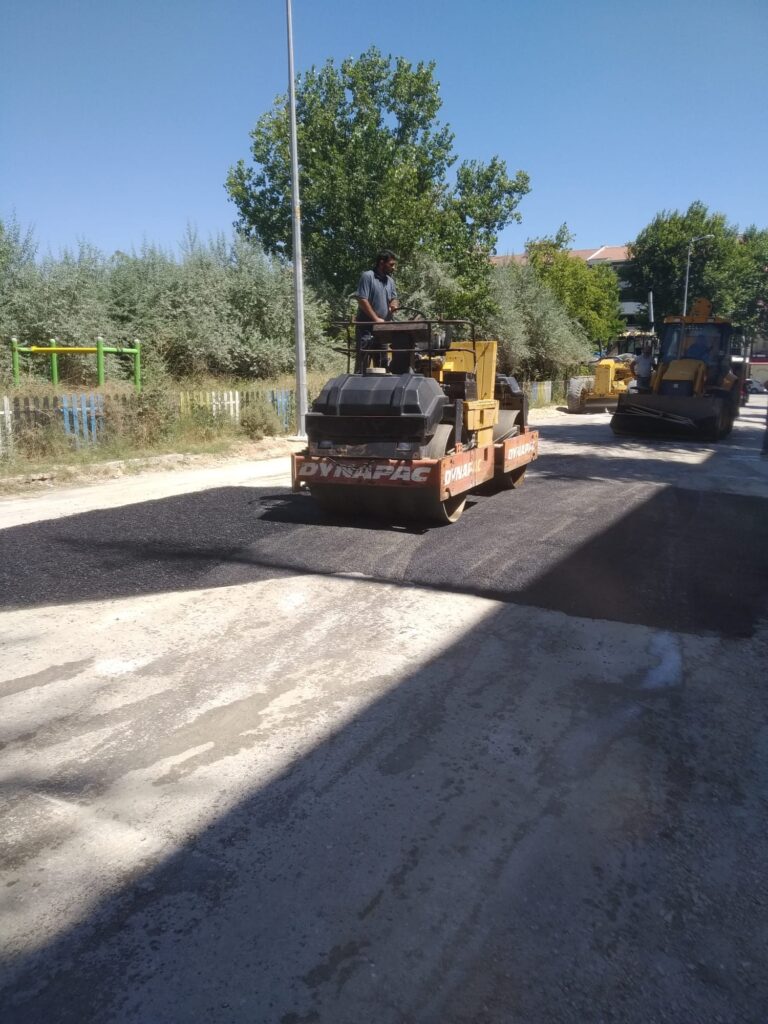 Hasar Gören Yollarda Bakım ve Onarım Çalışması Yapıldı