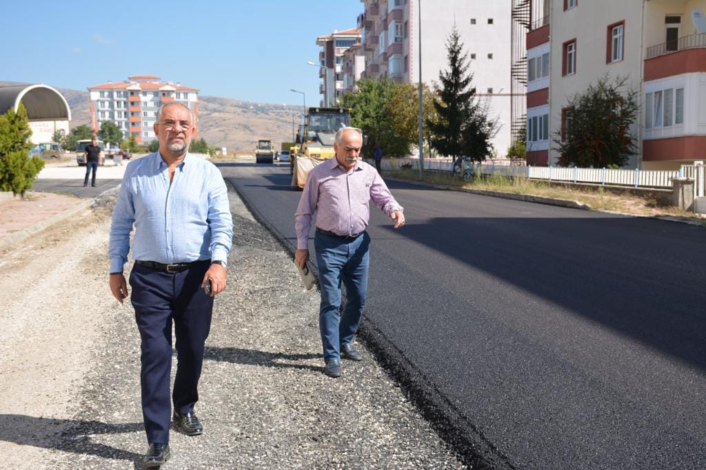 Zile’de asfalt çalışmaları başladı