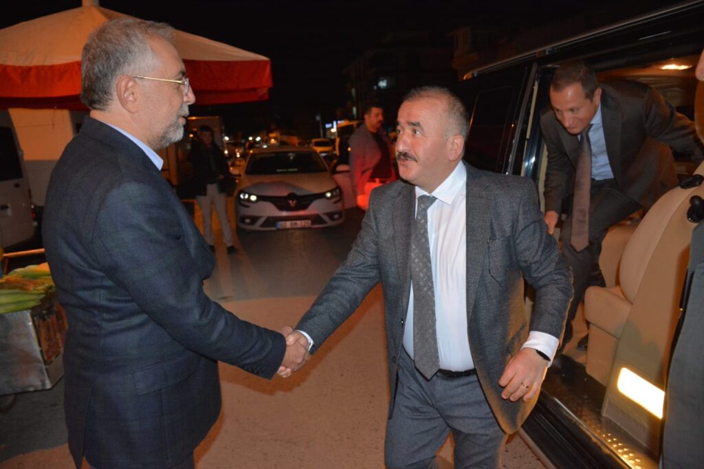 Vali Hatipoğlu Tarihi Zile Panayırını Gezdi