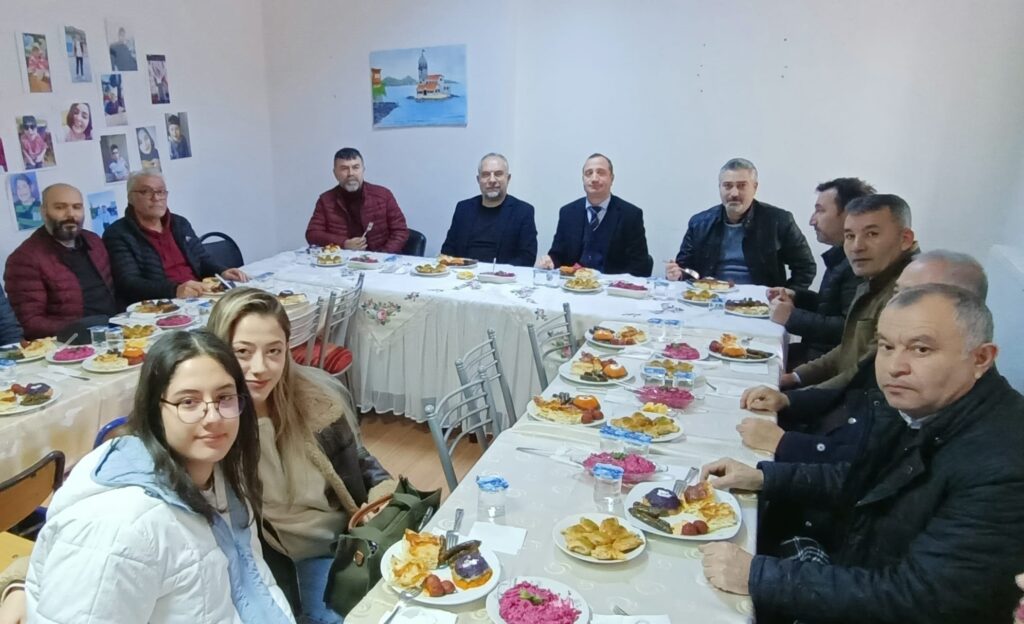 Engelli Derneğinden Yemek İkramı