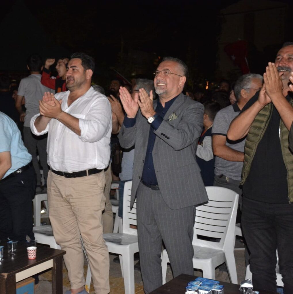 Zileliler, Avusturya-Türkiye Milli Maçı’nı Açık Havada Coşkuyla İzledi