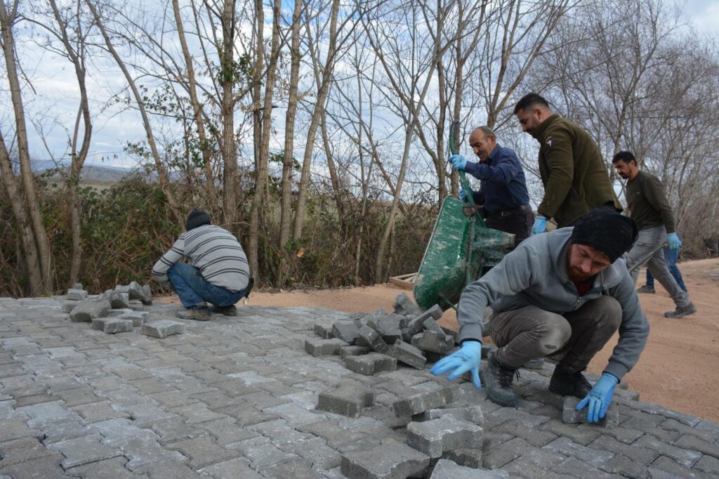 İsmail Dede Türbesi Yolunda Çalışmalar Devam Ediyor