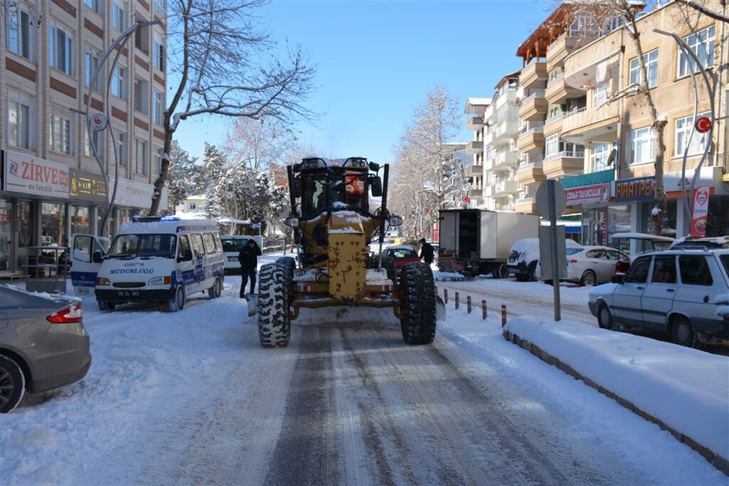 Zile Belediyesi’nden Karla Mücadelede Çalışması