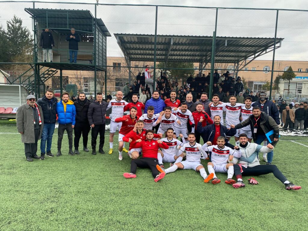 Zile Belediyespor 24 Yıl Sonra Finale Yükseldi!