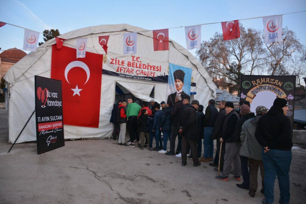 Başkan Sargın, İftar Çadırını Ziyaret Etti