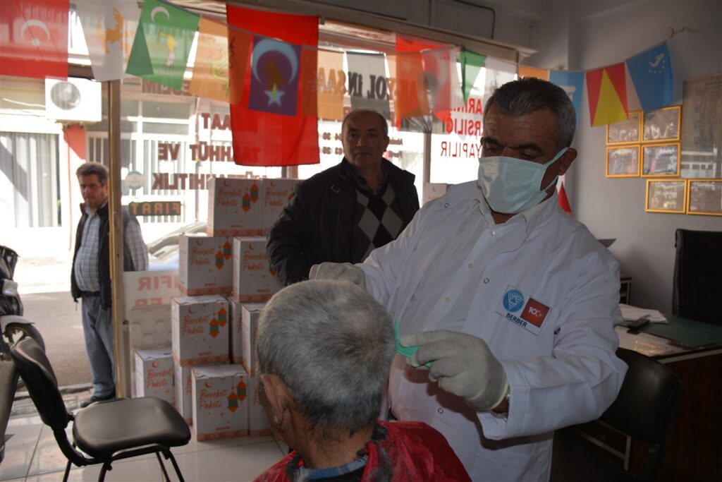 Zile Belediyesi’nden Yaşlı Vatandaşlarımıza Evde Tıraş Hizmeti