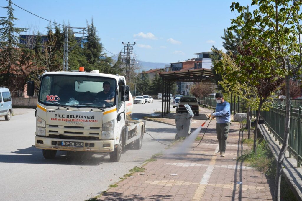 Zile Belediyesi’nden Bahar Temizliği: Yabancı Otlara Karşı İlaçlama Seferberliği