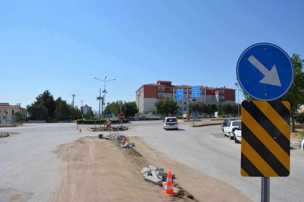 Zile’de Yeni Tip Kavşak ve Kuru Peyzaj Uygulamaları Yaygınlaşıyor