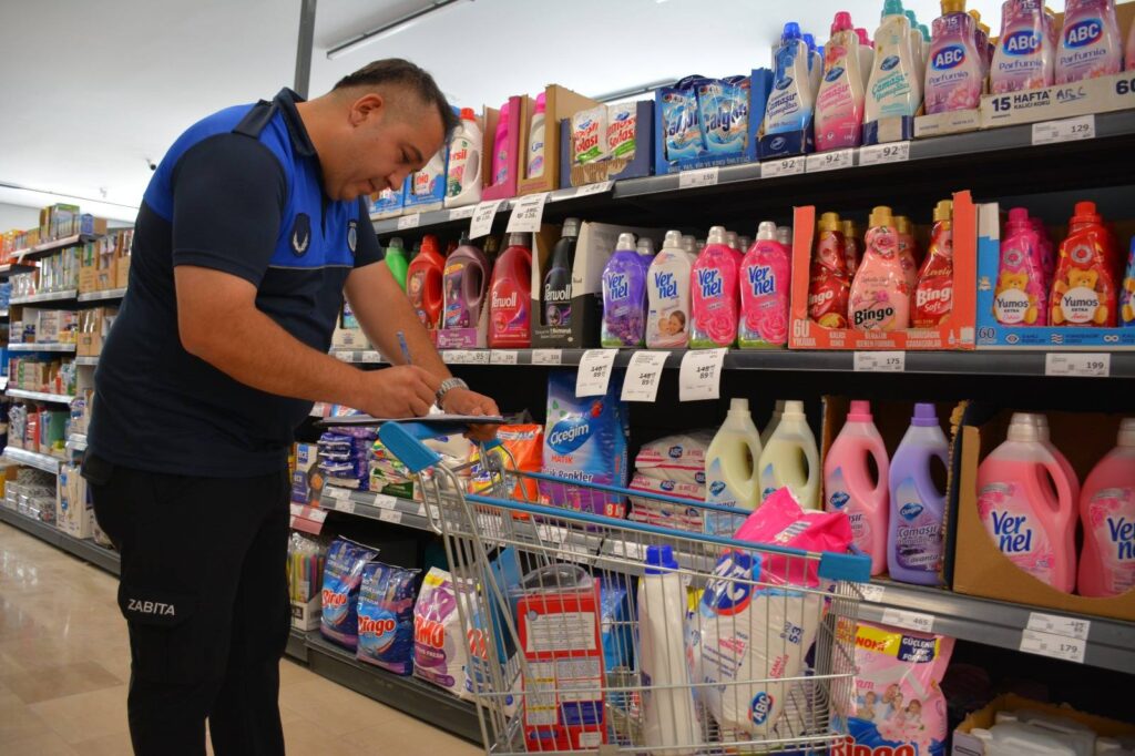 Zabıta Ekiplerinden Marketlere Denetim