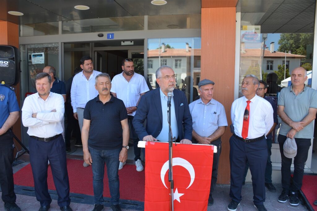 Zile’de Aşure Lokması, Dualar ve Kardeşlik Mesajlarıyla Dağıtıldı