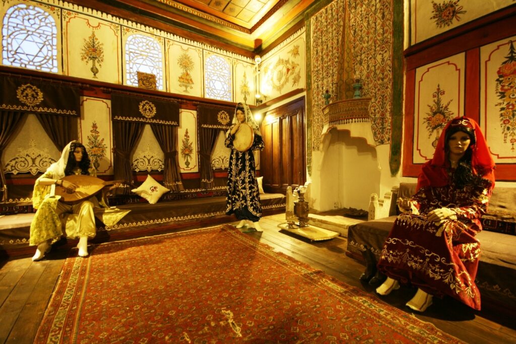 Zileli Nakkaş Emin ve kalemkari Süslemeleri