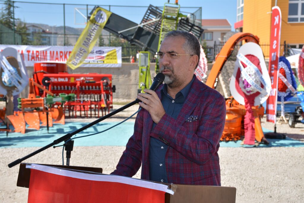 Zile’de 4. Tarım ve Tarım Makineleri Fuarı’nın Açılışı Yapıldı