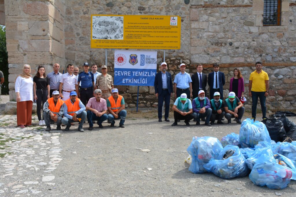 Zile Kalesi’nde Temizlik