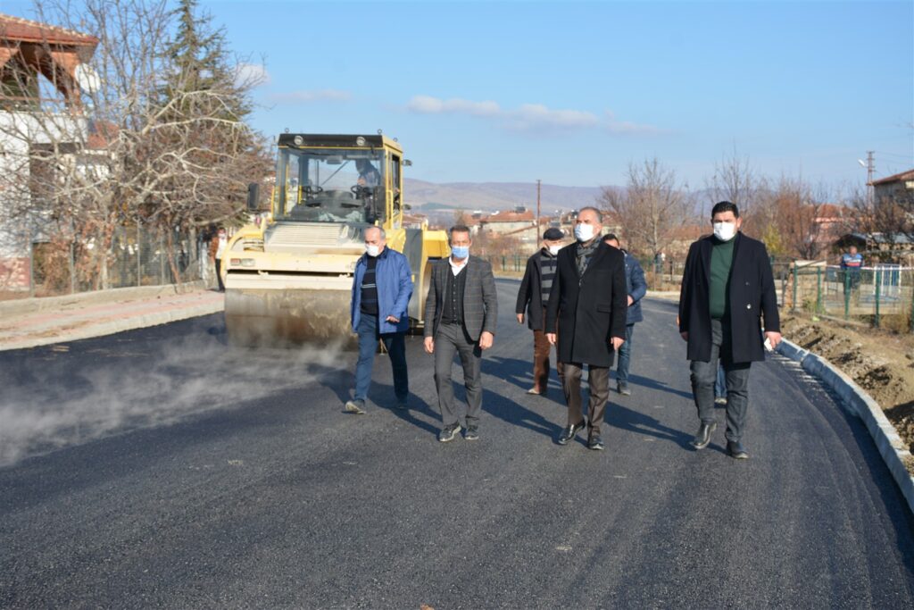 Başkan Sargın, asfalt çalışmalarını yerinde inceledi