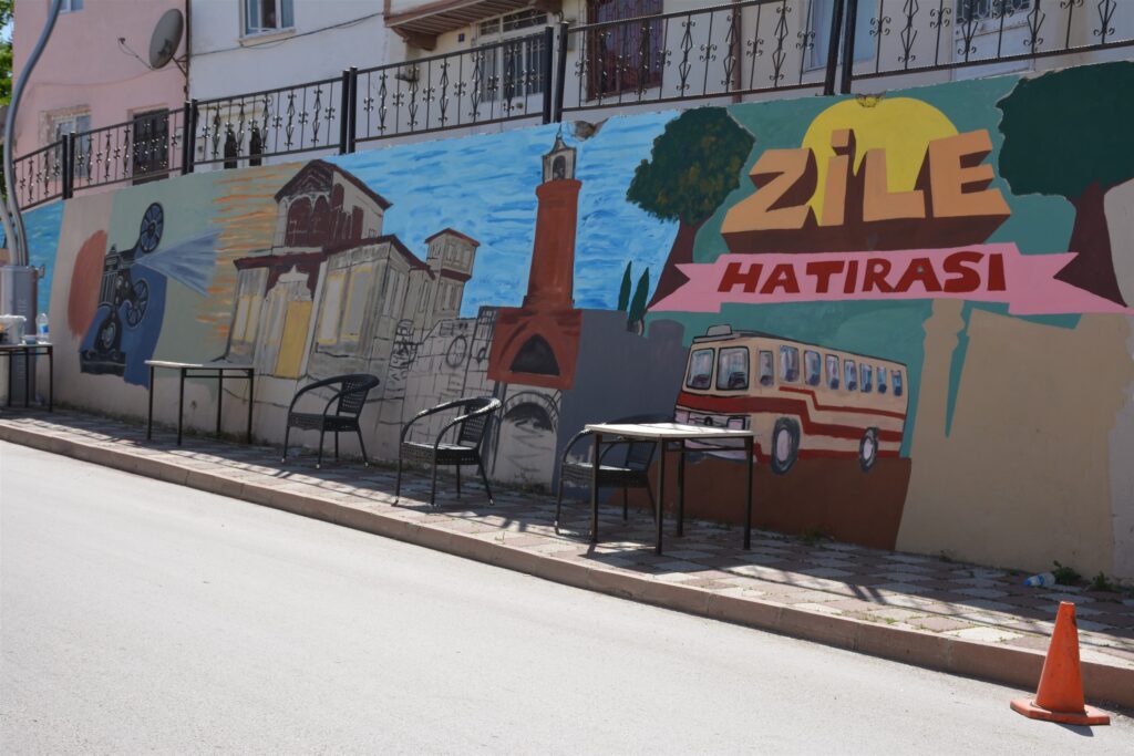 Şehrin Kültürel Geçmişi Duvar Resimlerinde…