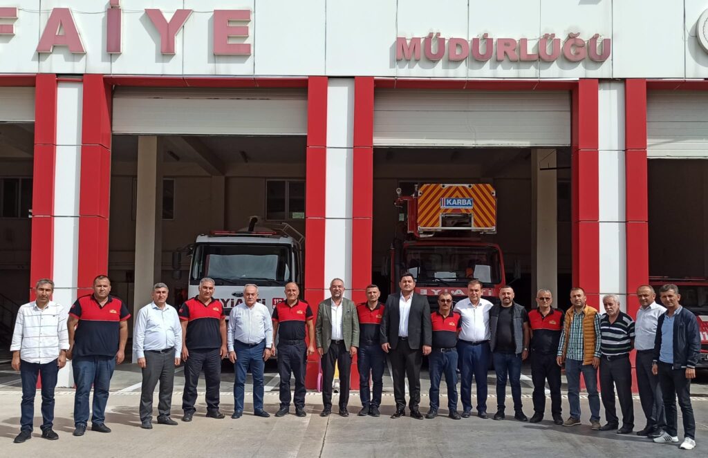 Zile Belediye Başkanın Şükrü Sargın, İtfaiye Teşkilatı’nın kurulduğu tarihten itibaren Eylül ayının son haftası olarak kutlanan İtfaiye Haftası’nı kutladı.