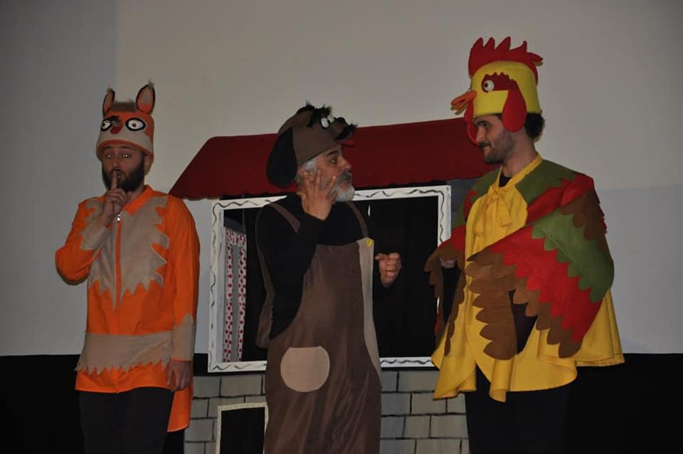 “Tilki ile Karabaş” Adlı Çocuk Tiyatrosu Belediye Saray Sineması’nda Oynandı