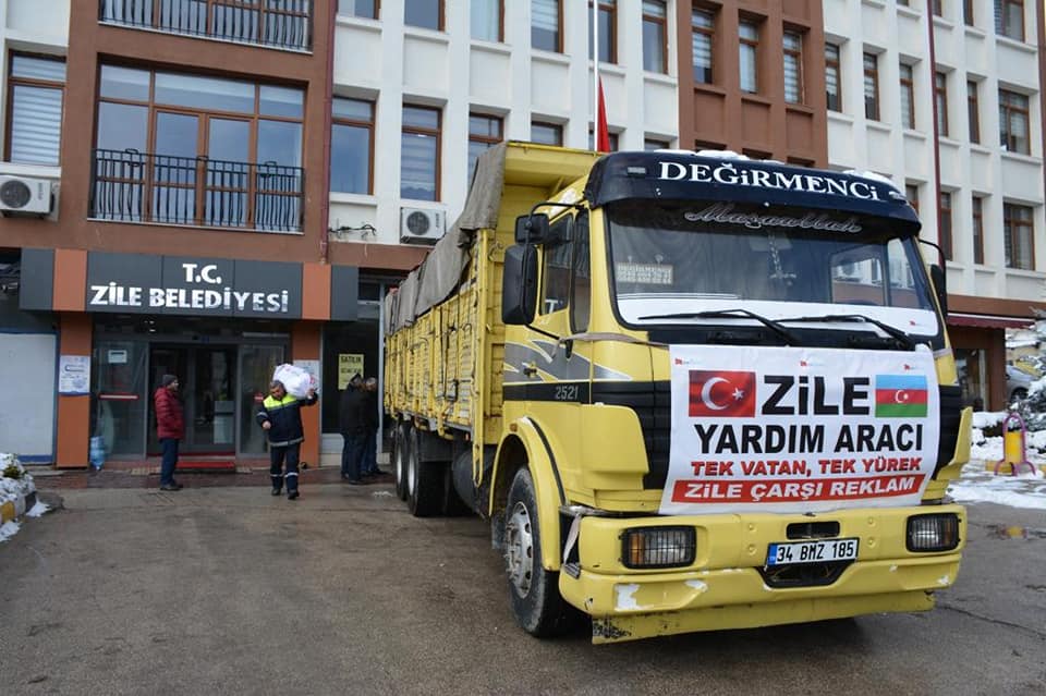 Deprem Bölgesine Yardımlarımız Devam Ediyor