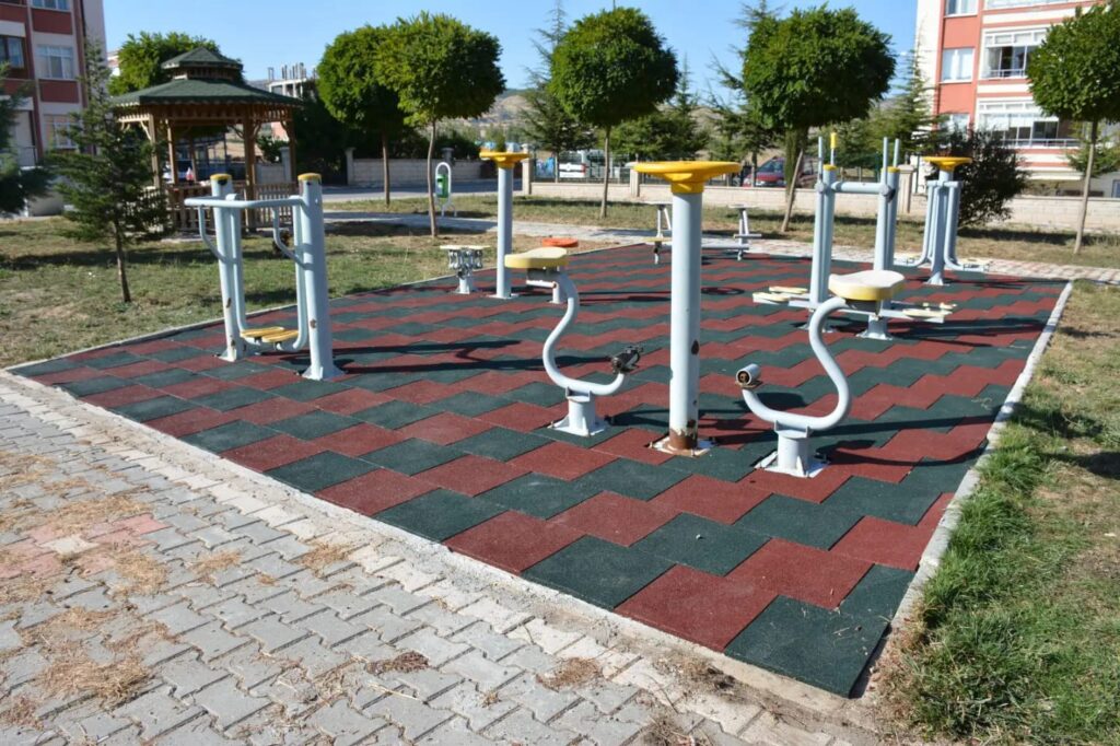 Zile’de Çocuklar İçin Oyun Parklarında Yenileme Çalışmaları