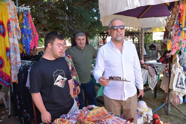 Sanatın ve Sanatçının Yanındayız