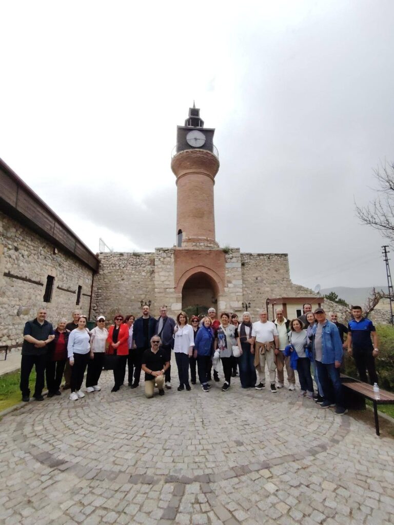 Ankara Gülhane Gönül Dostları Korosu Zile’nin Tarihi Güzelliklerine Hayran Kaldı