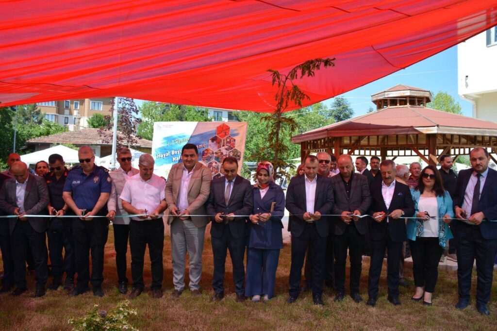 Zile Halk Eğitimi Merkezi Müdürlüğü’nden El Sanatları Sergisi