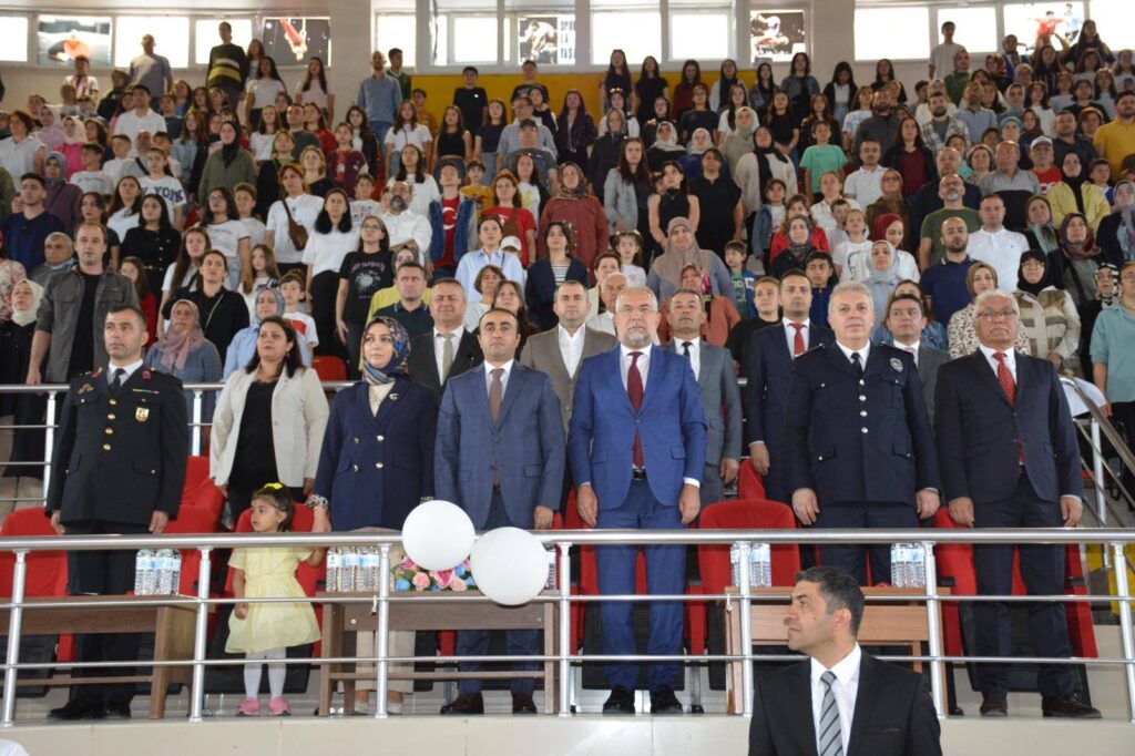 Zile’de 19 Mayıs Coşkusu: Atatürk’ü Anma, Gençlik ve Spor Bayramı Kutlandı