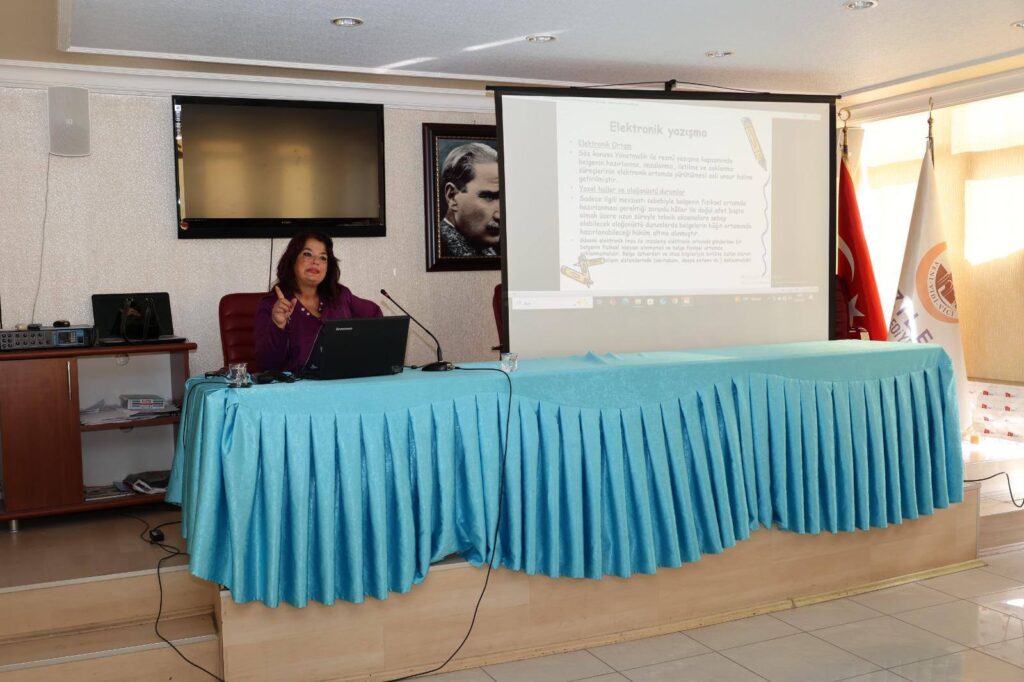 ZİLE BELEDİYESİ PERSONELİNE RESMİ YAZIŞMA KURALLARI EĞİTİMİ VERİLDİ