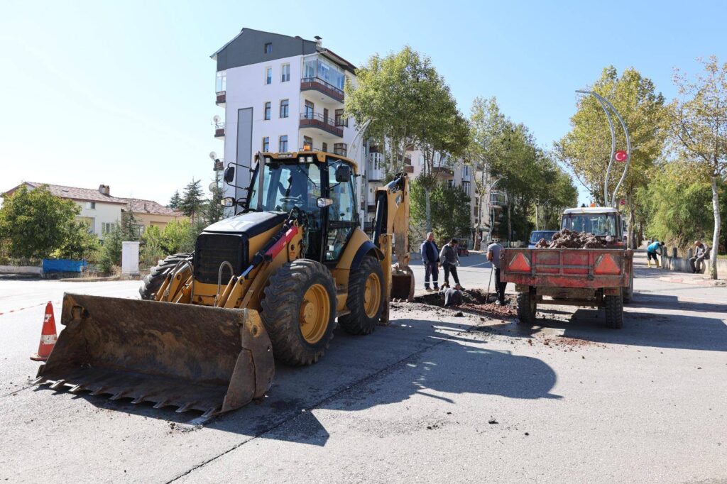 Altyapıda Bakım ve Onarım Çalışmaları Sürüyor
