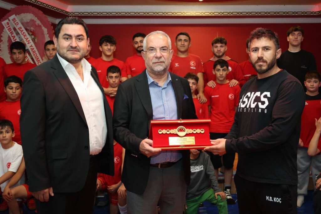 Zile Belediyesi’nden Güreş Takımına Anlamlı Destek