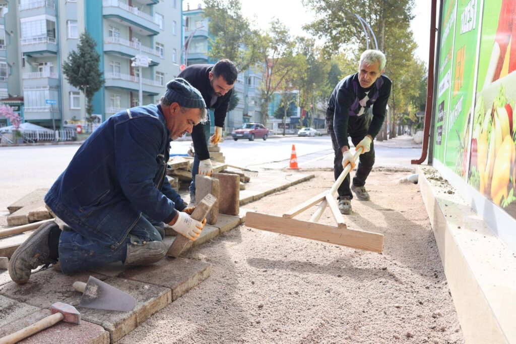 Zile’de Engelsiz Yürüyüş Yolu Çalışmaları Sürüyor