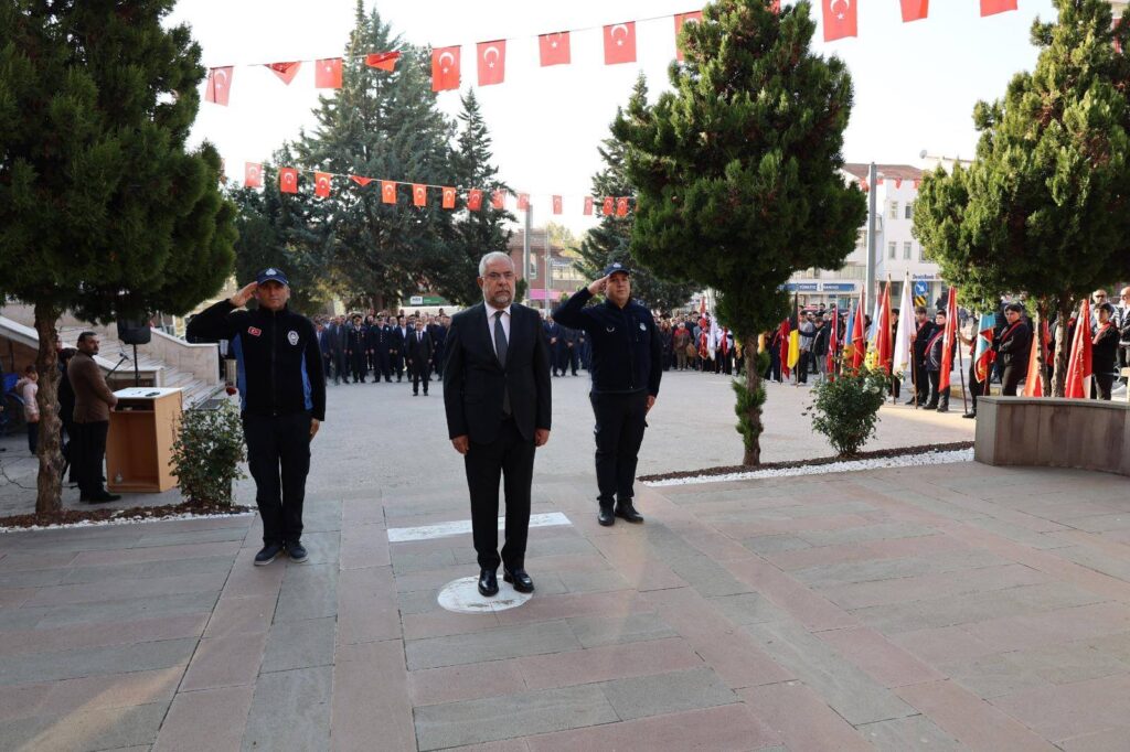 Atamızı Saygı, Minnet ve Özlemle Andık