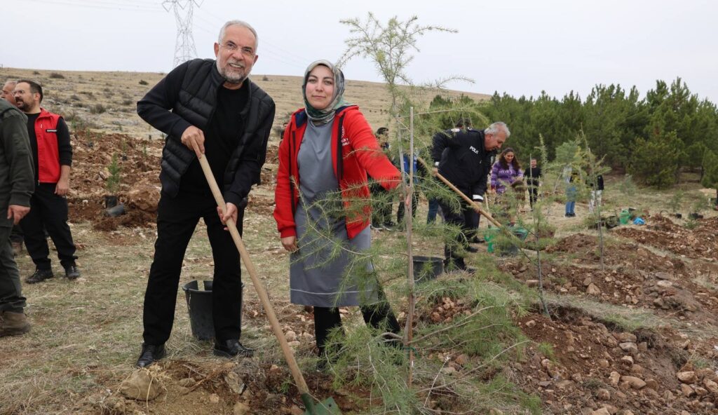 Yeşil Vatan İçin El Ele Fidanlar Toprakla Buluştu