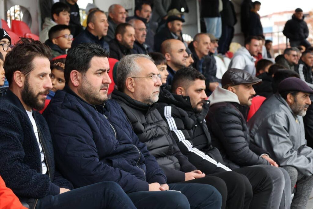 Zile’de Futbol Heyecanı: Maç 2-2 Eşitlikle Sonuçlandı